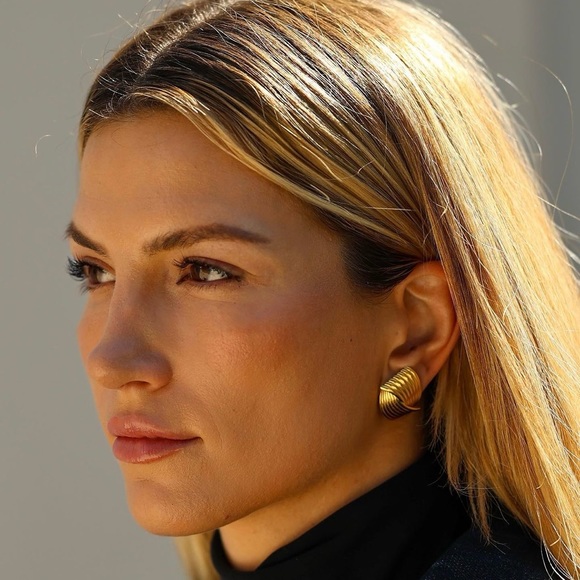 💎NEW: 24K Gold Textured Earrings*Waterproof*Lightweight Earrings*JD - Picture 4 of 7